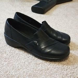 Clark's size 8 Dress Shoe